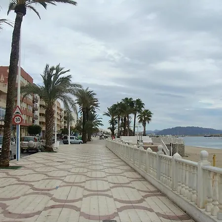 Precioso Y Luminoso Junto Al Mar Y Playa En 1a Garrucha