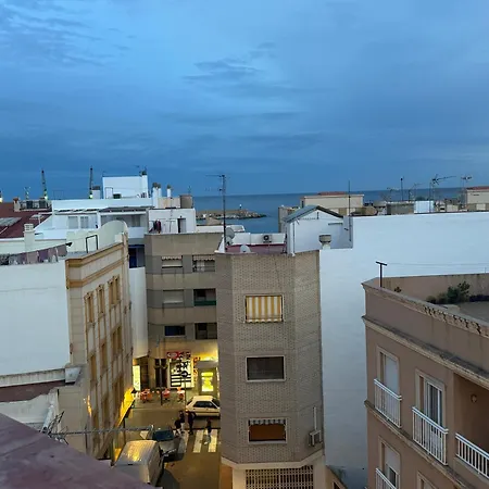 Precioso Y Luminoso Junto Al Mar Y Playa En 1a *